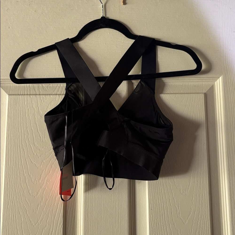 H&M Black Mesh Detail Sports Bra - Picture 3 of 3
